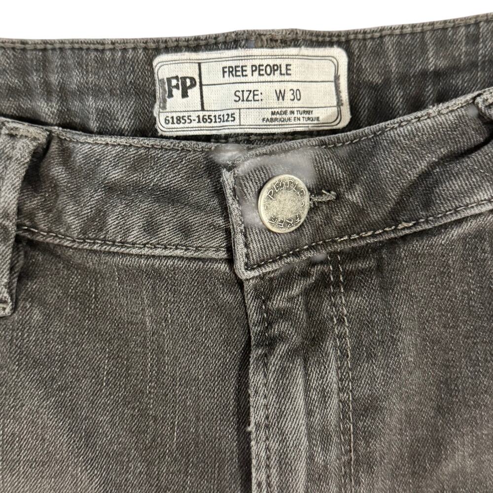 Free People We The Free Raw Hem Grey Jeans Size 30 Black Mid Rise Straight Leg - Picture 3 of 7